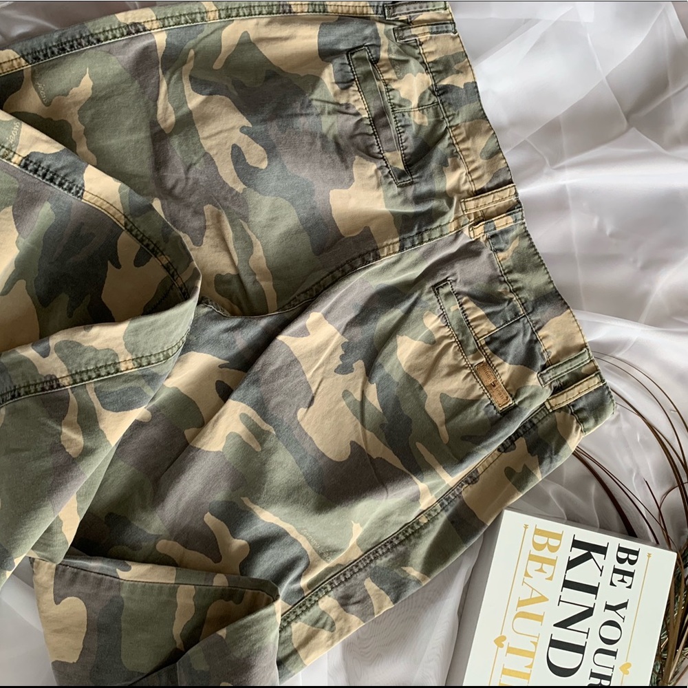 Tommy Hilfiger camouflage pants - Picture 5 of 6